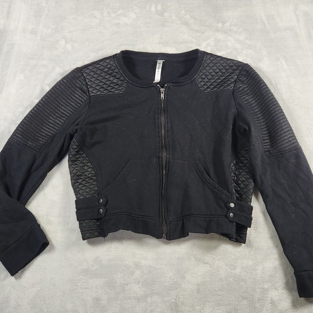 Fabletics Cropped Full-Zip , Black, Women's Size M Quilted Accent Buckle